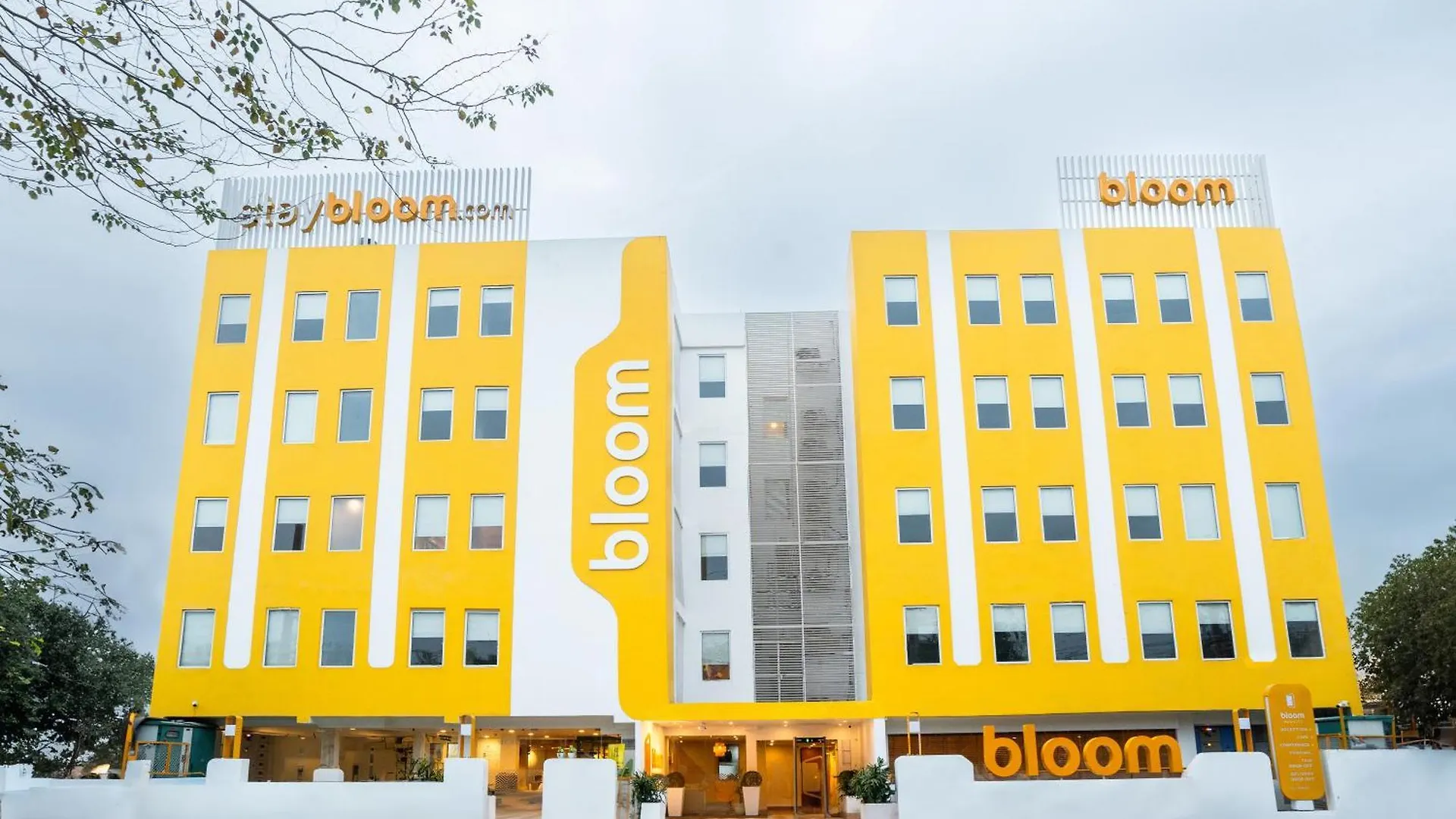 Bloom Hotel - Medicity Gurugram, Near Medanta Hospital Gurgaon