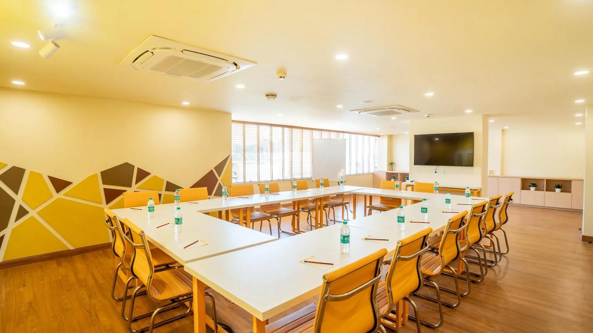 Bloom Hotel - Medicity Gurugram, Near Medanta Hospital Gurgaon