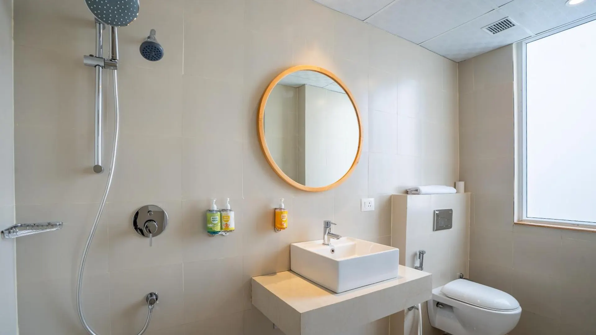 Bloom Hotel - Medicity Gurugram, Near Medanta Hospital Gurgaon